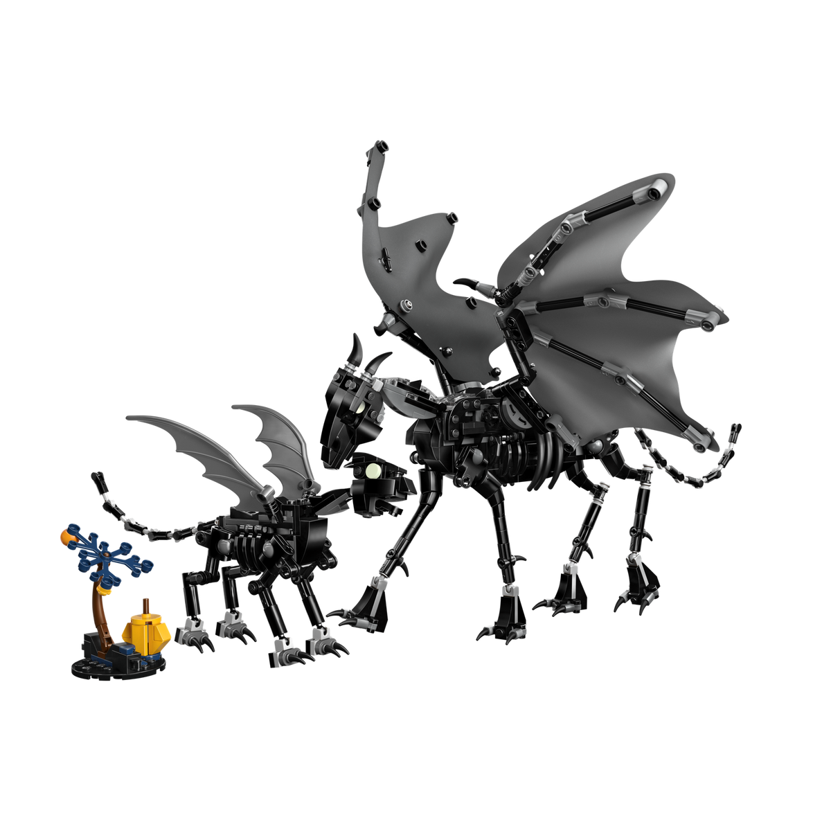 LEGO Harry Potter Thestral Family 76458, adult and baby Thestral with tree